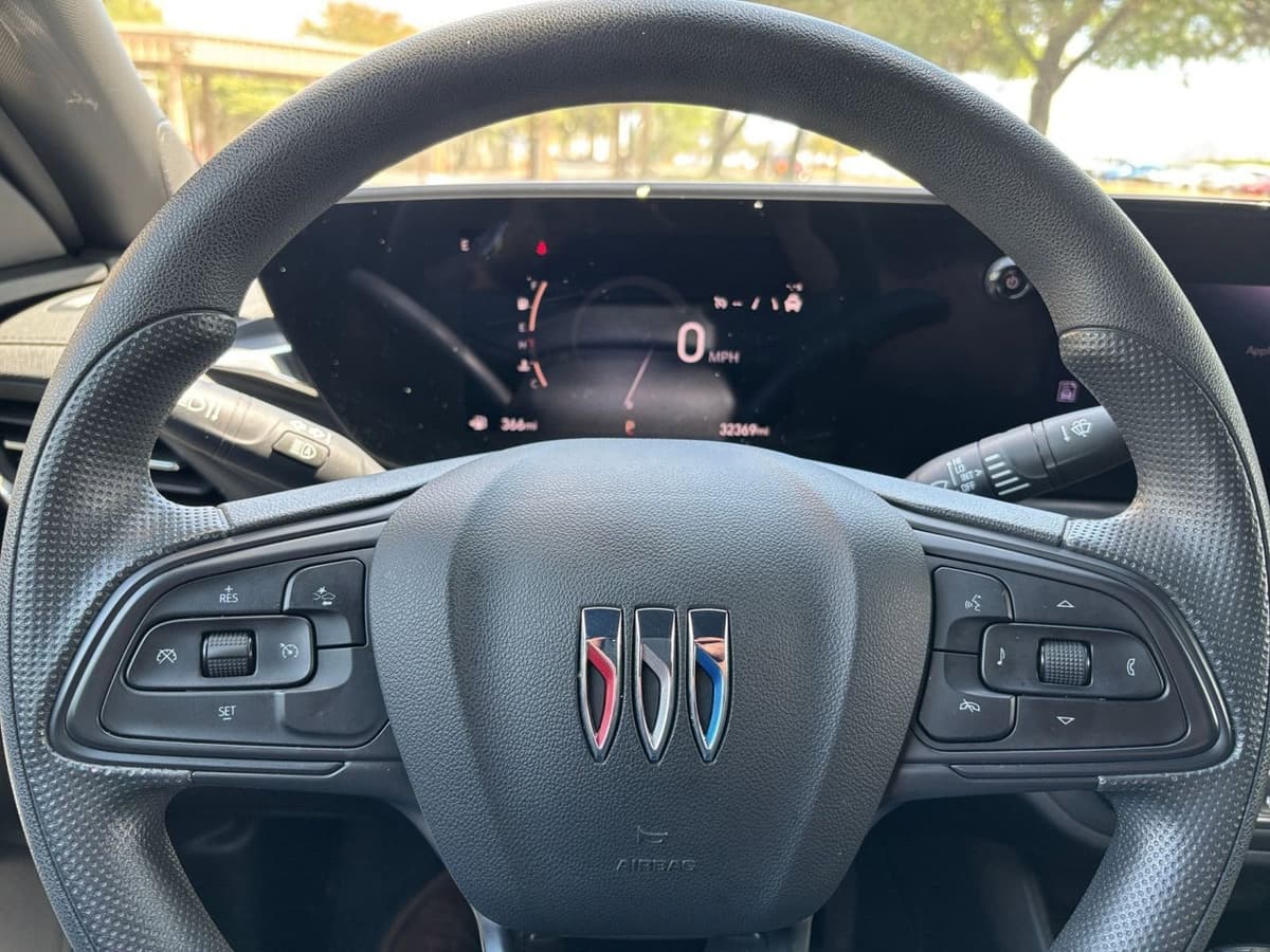 2025 Buick Envista - Image 25