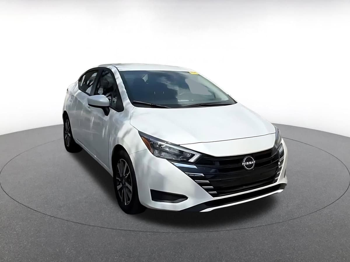 2025 Nissan Versa - Image 3