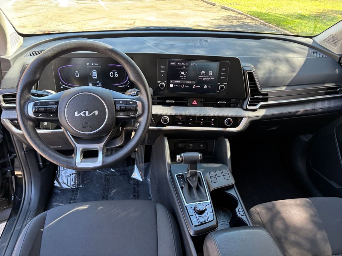 2025 Kia Sportage - Image 28