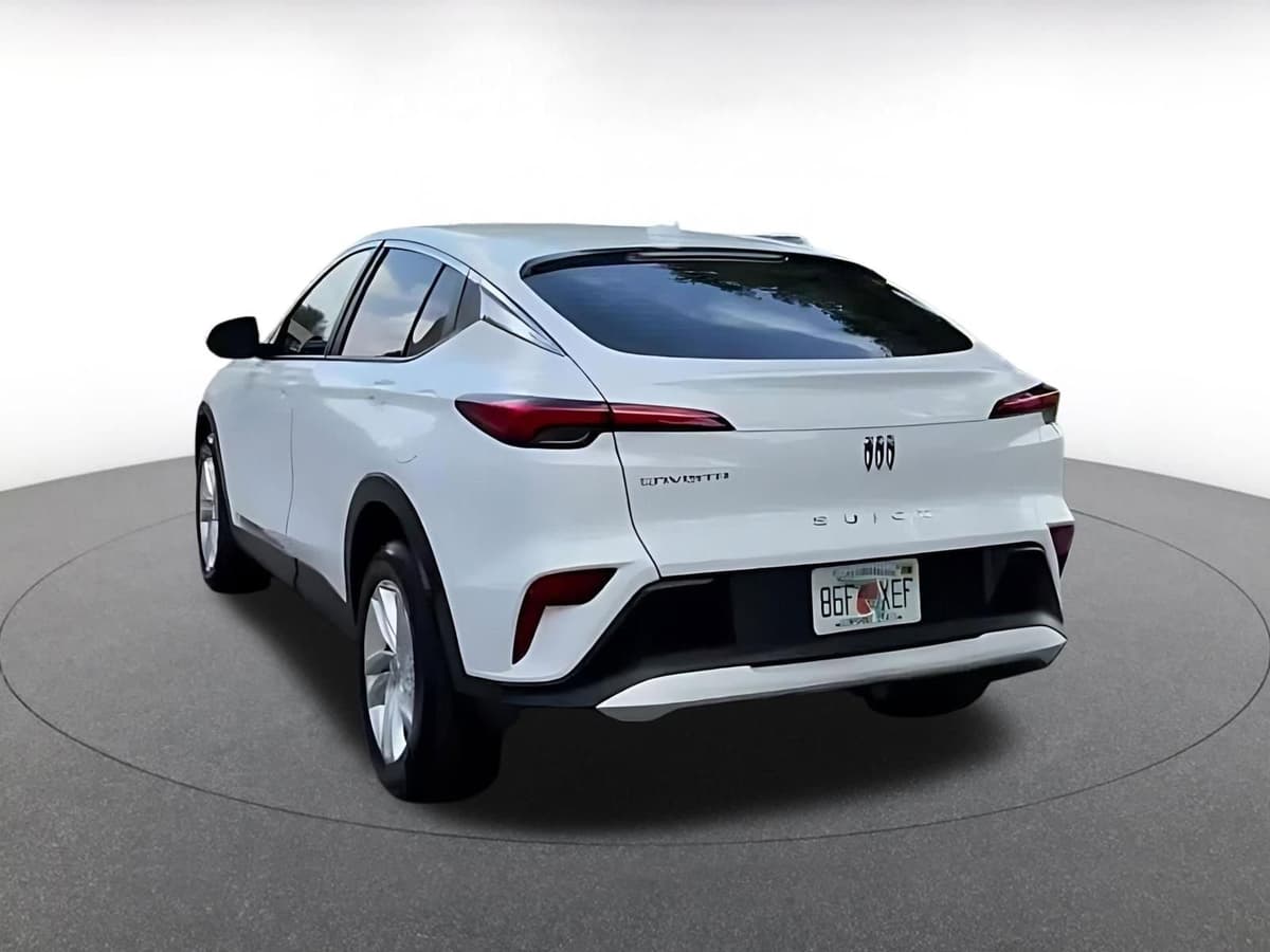 2025 Buick Envista - Image 11