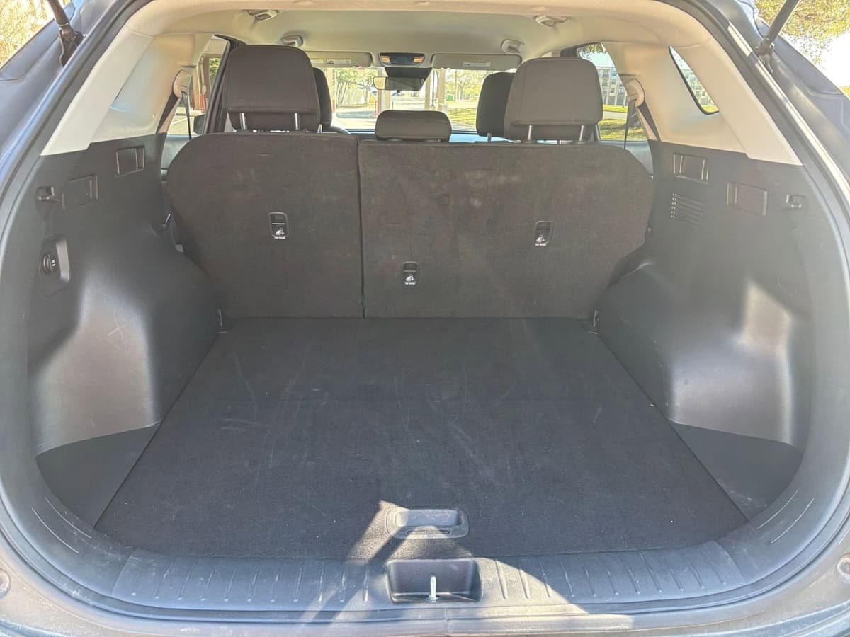 2025 Kia Sportage - Image 26