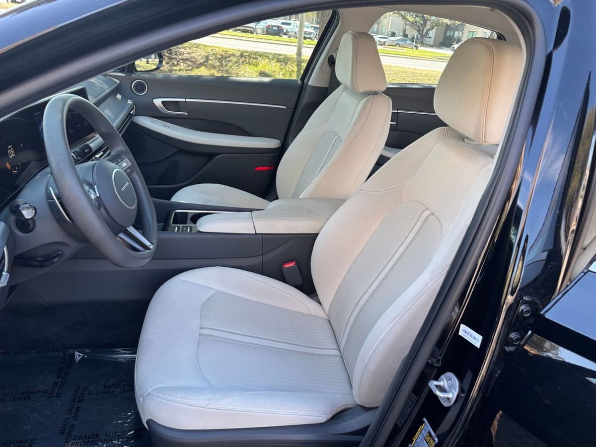 2025 Hyundai Sonata - Image 31