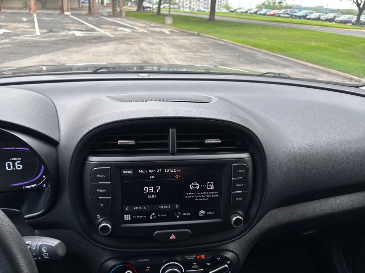 2025 Kia Soul - Image 16