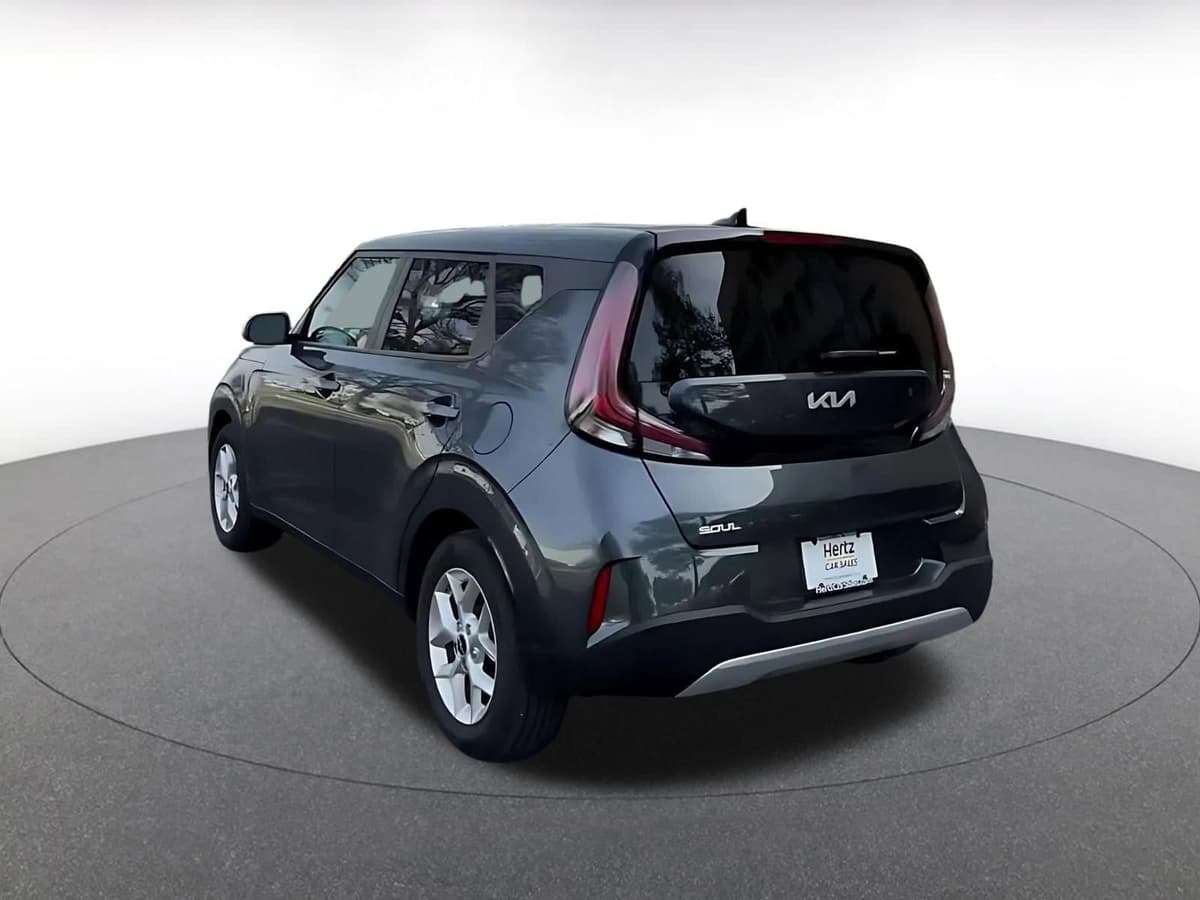 2025 Kia Soul - Image 11