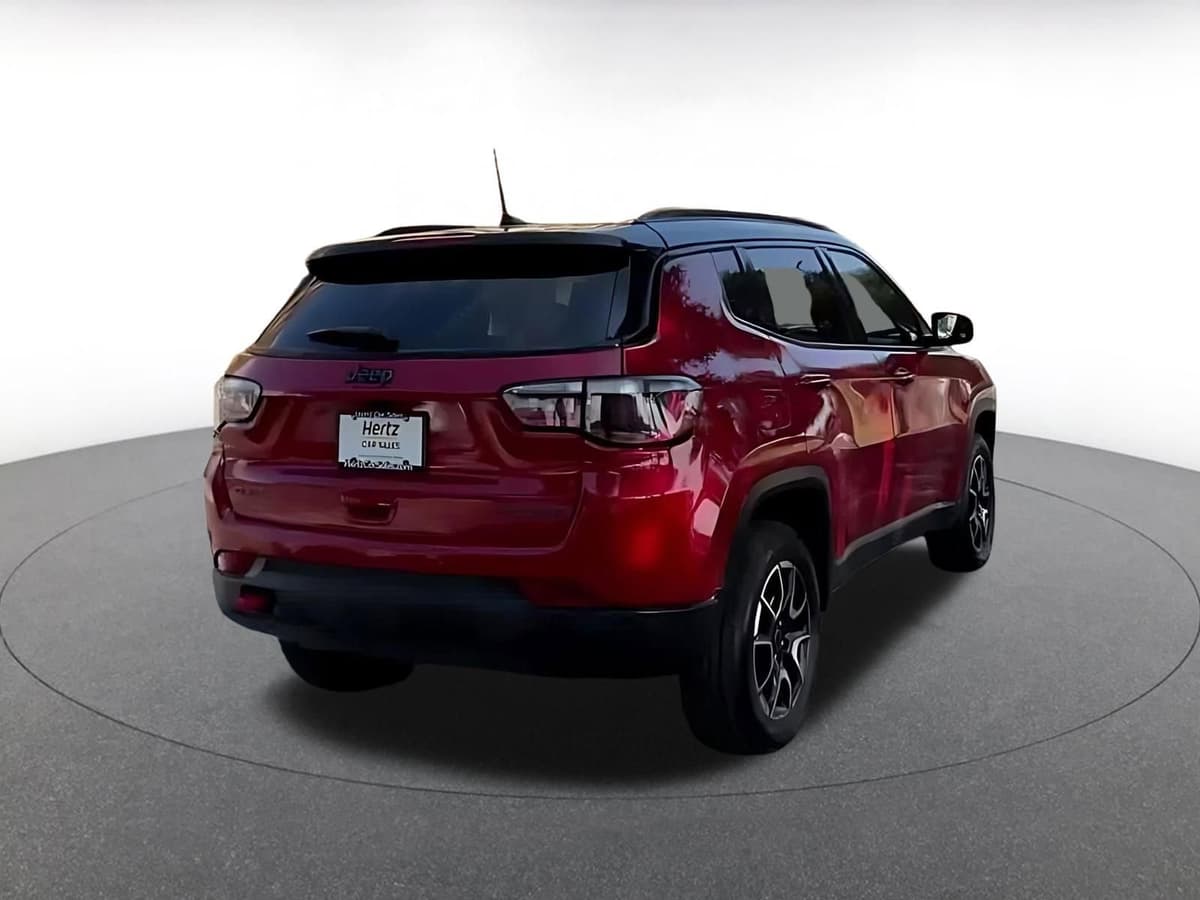 2025 Jeep Compass - Image 13