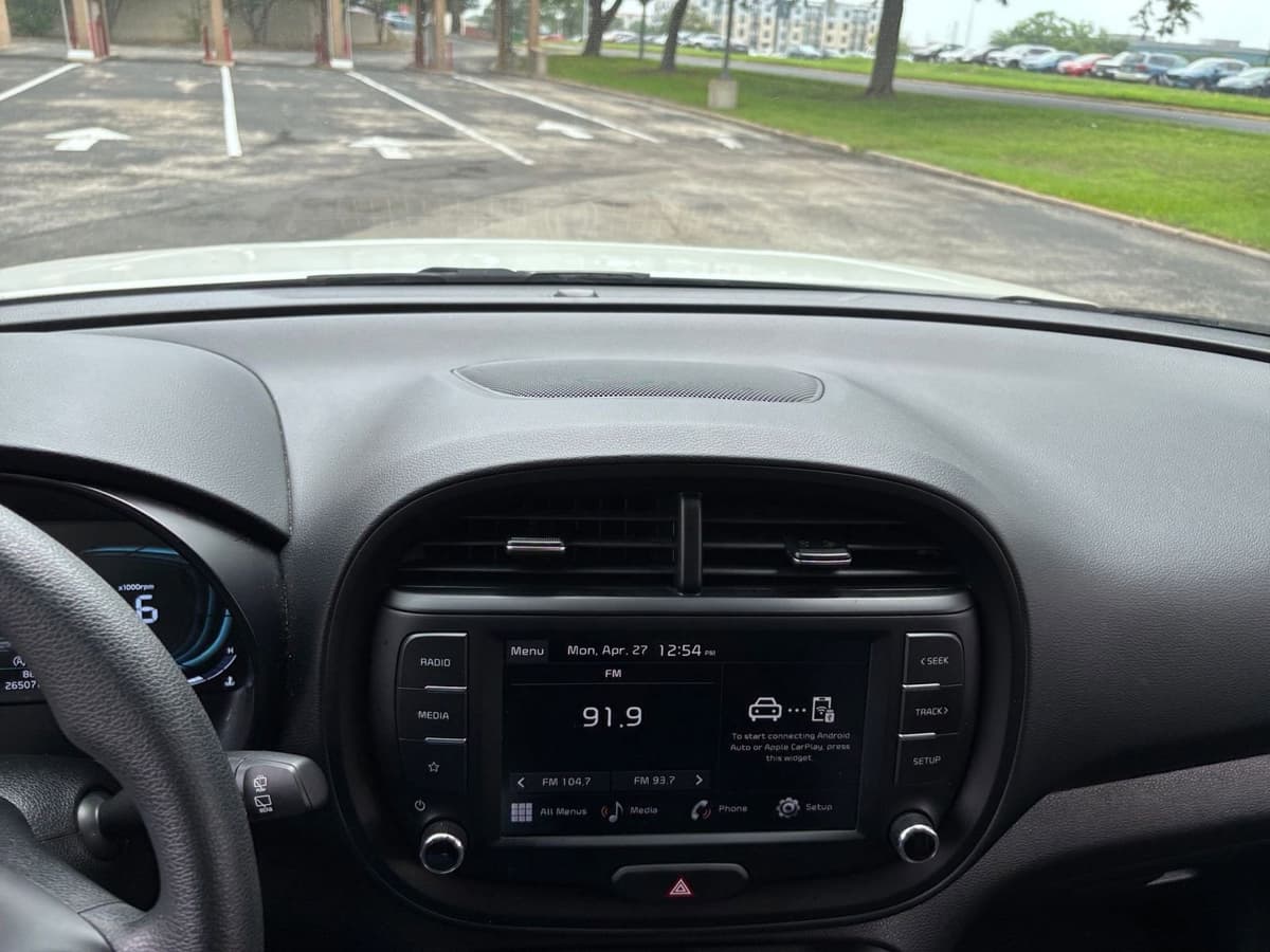 2025 Kia Soul - Image 18