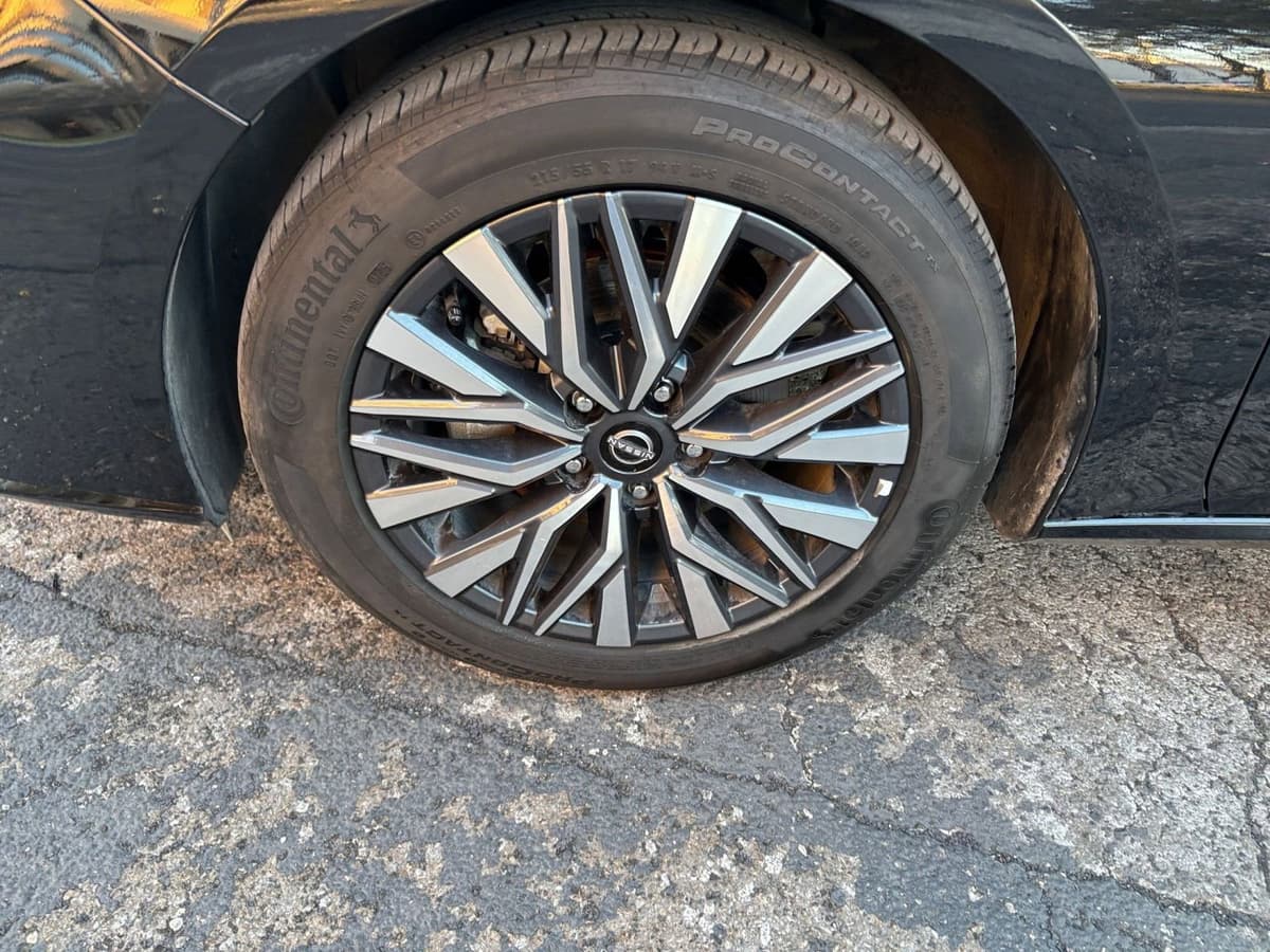 2025 Nissan Altima - Image 25