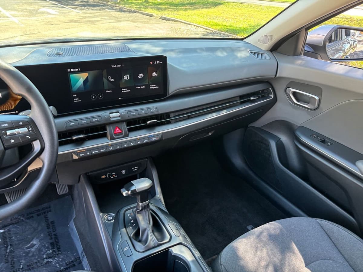 2025 Kia K4 - Image 30
