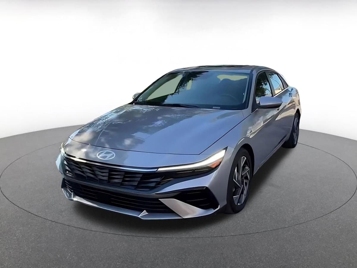 2025 Hyundai Elantra - Image 6