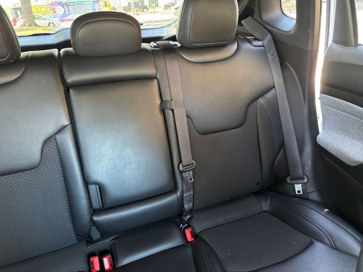 2025 Jeep Compass - Image 32