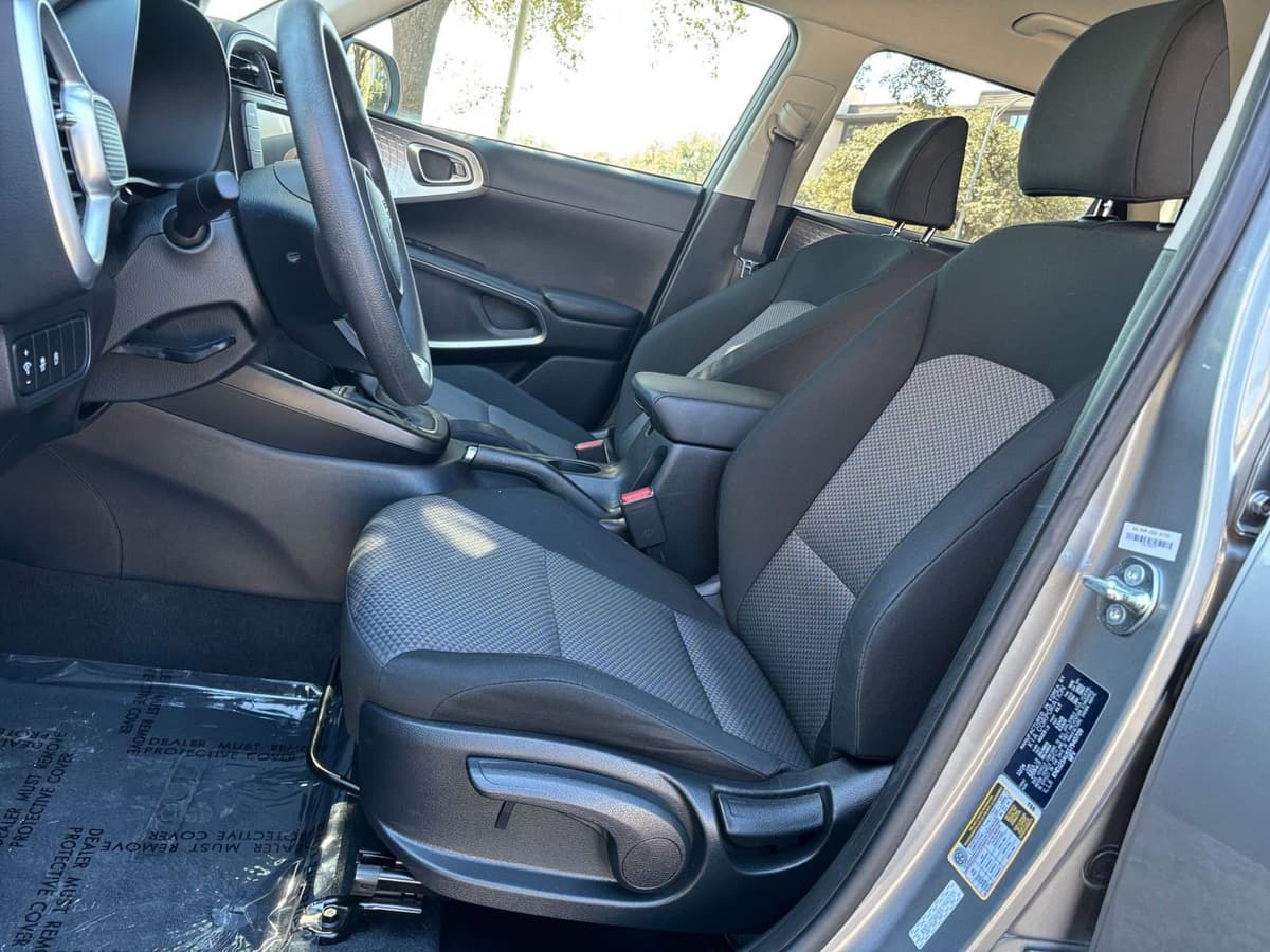 2025 Kia Soul - Image 22