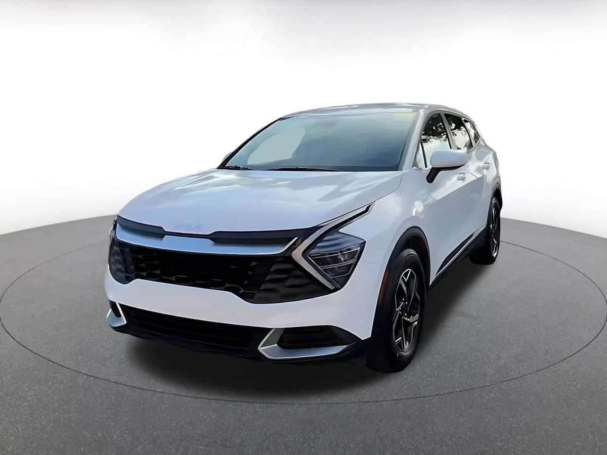 2025 Kia Sportage - Image 6