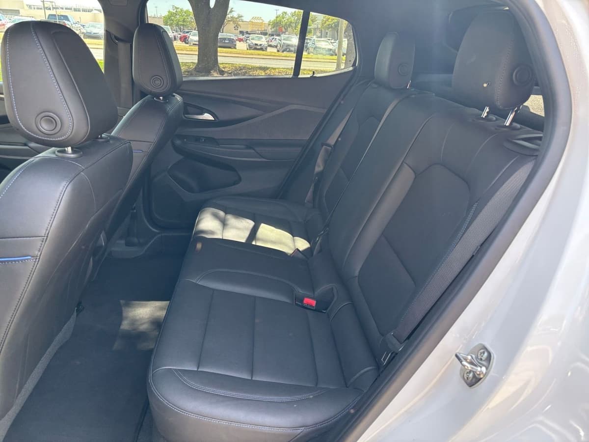 2025 Buick Envista - Image 21