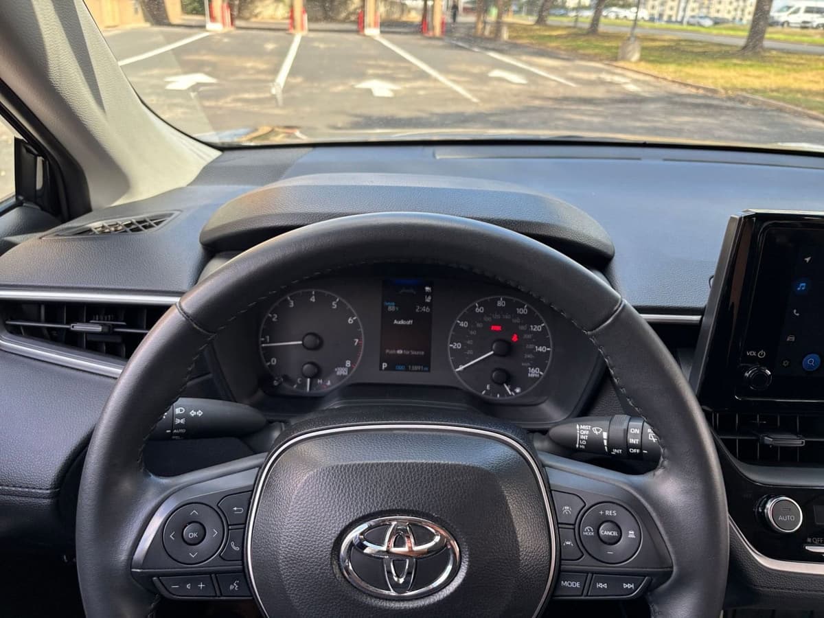 2025 Toyota Corolla Cross - Image 29