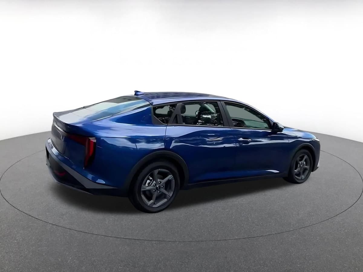 2025 Kia K4 - Image 15