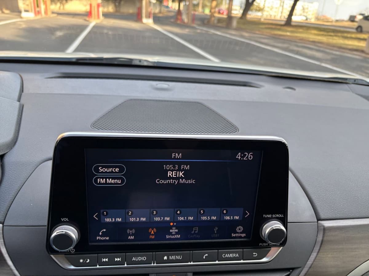 2025 Nissan Altima - Image 17