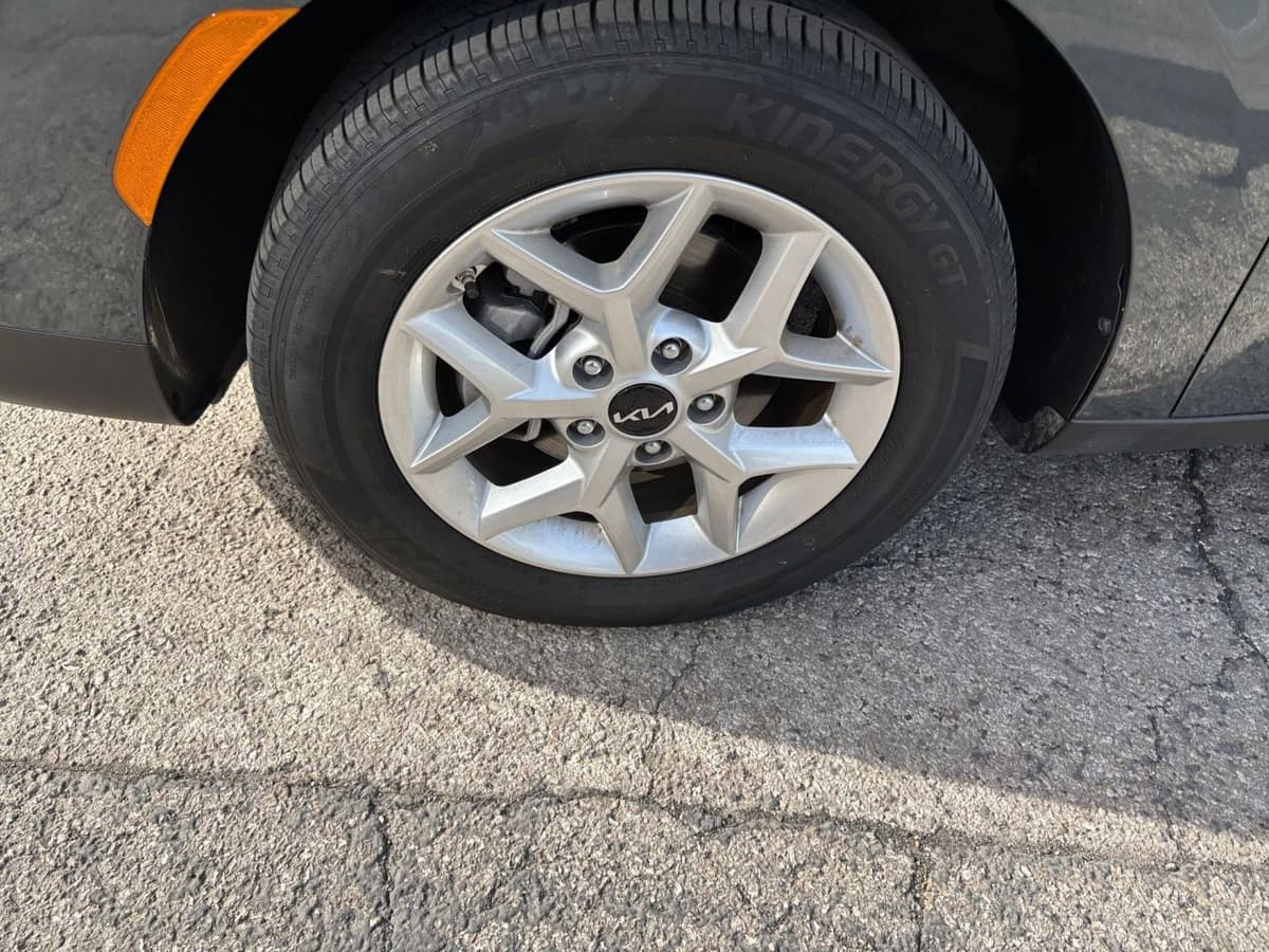 2025 Kia Soul - Image 25