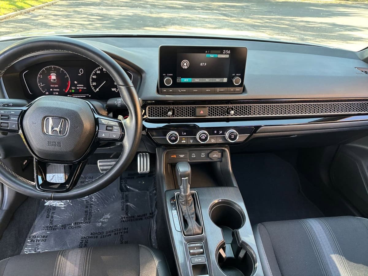 2025 Honda Civic - Image 28