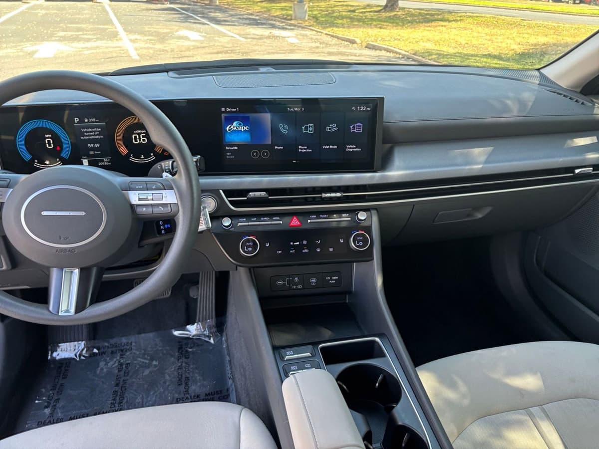 2025 Hyundai Sonata - Image 28