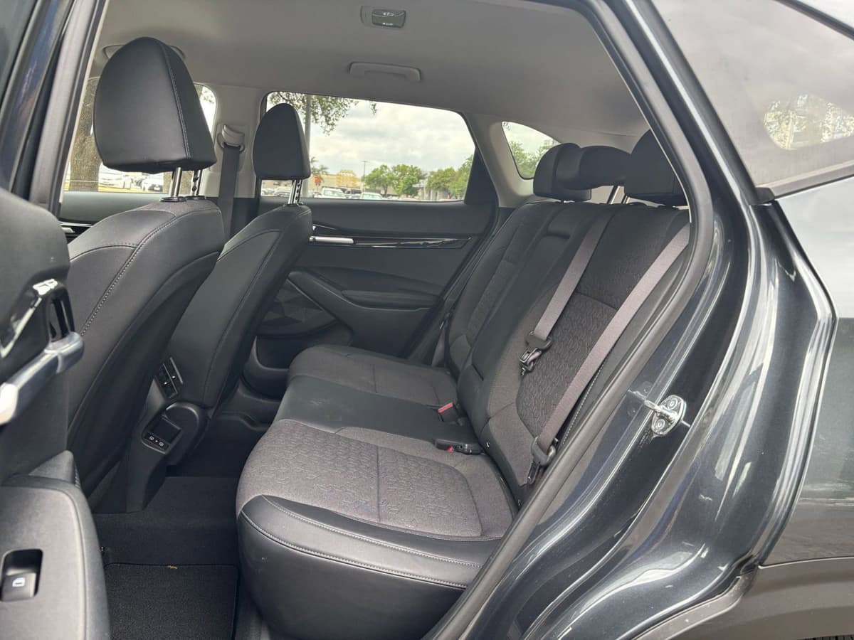 2025 Kia Seltos - Image 22