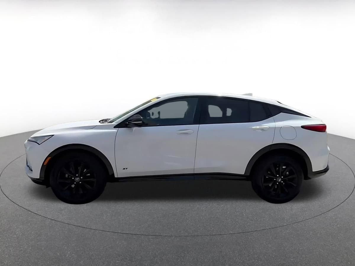 2025 Buick Envista - Image 8