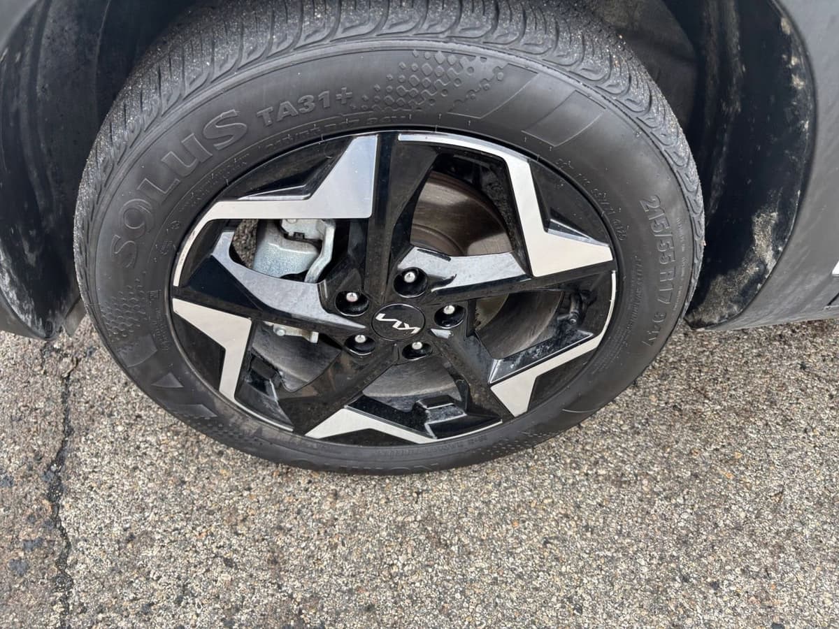 2025 Kia Seltos - Image 25