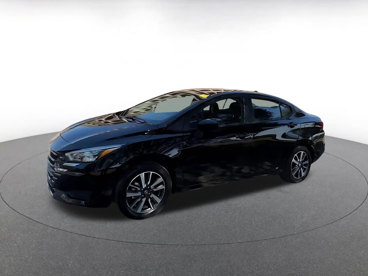 2025 Nissan Versa - Image 5