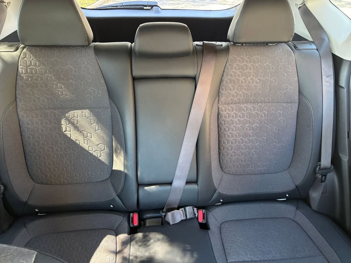 2025 Kia Seltos - Image 33