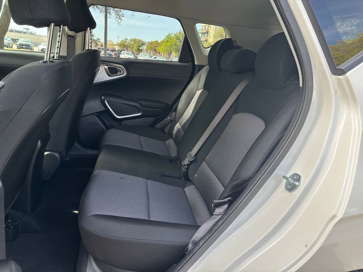 2025 Kia Soul - Image 21