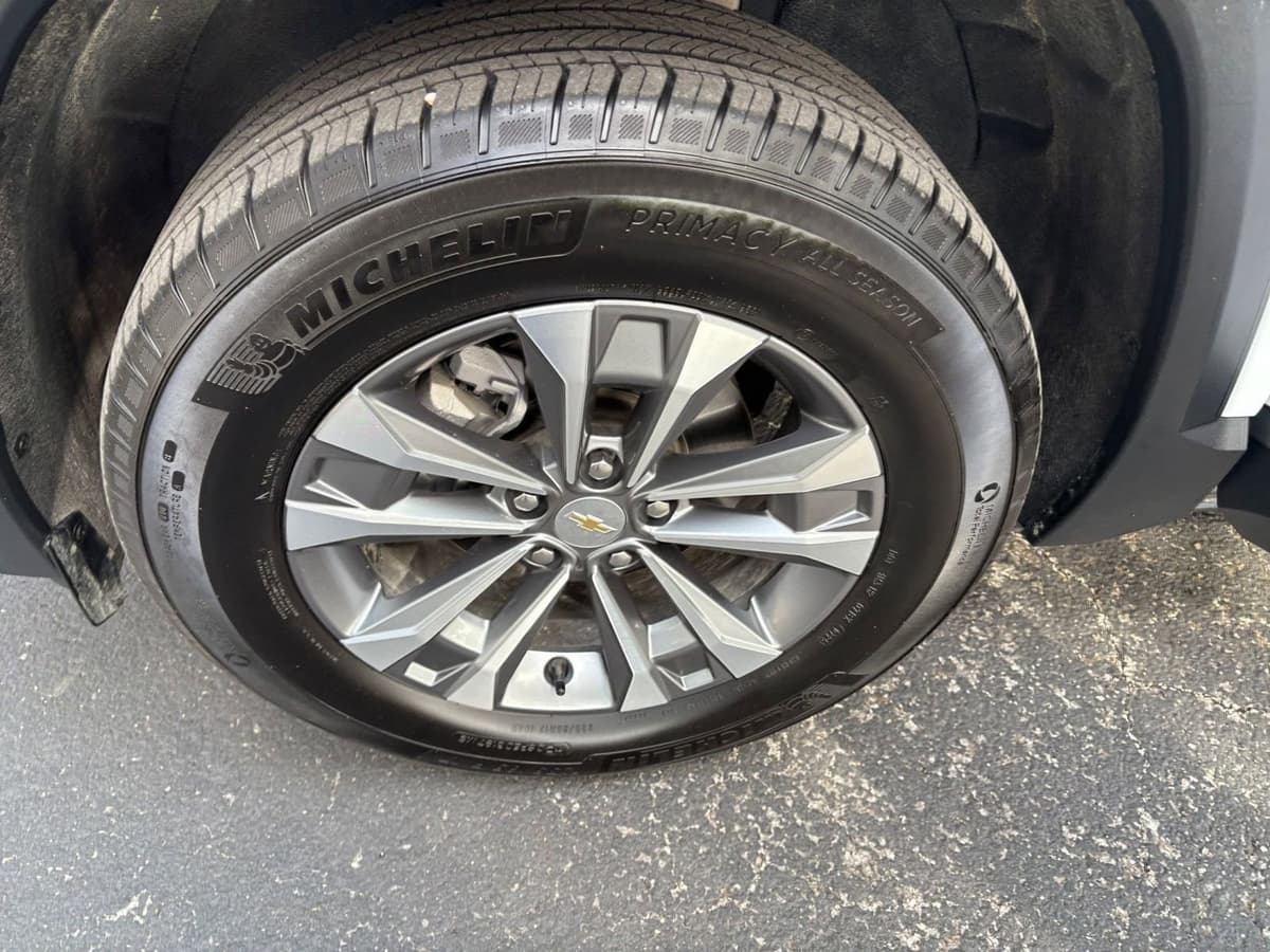 2025 Chevrolet Equinox - Image 25