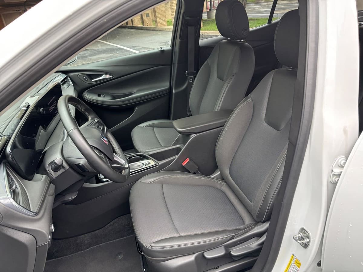2025 Buick Encore GX - Image 31