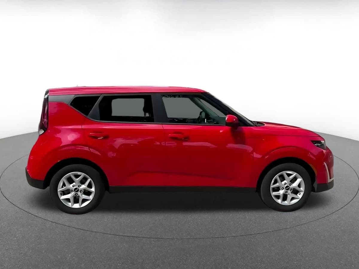 2025 Kia Soul - Image 15