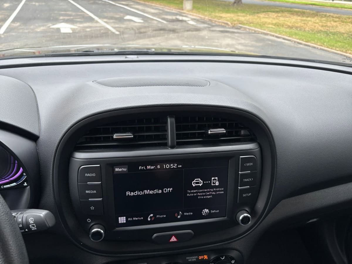 2025 Kia Soul - Image 18