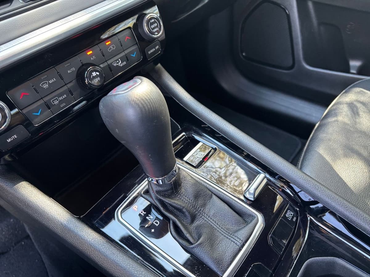 2025 Jeep Compass - Image 36