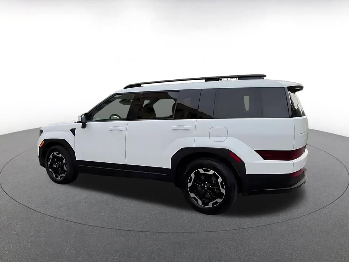 2025 Hyundai Santa Fe - Image 10