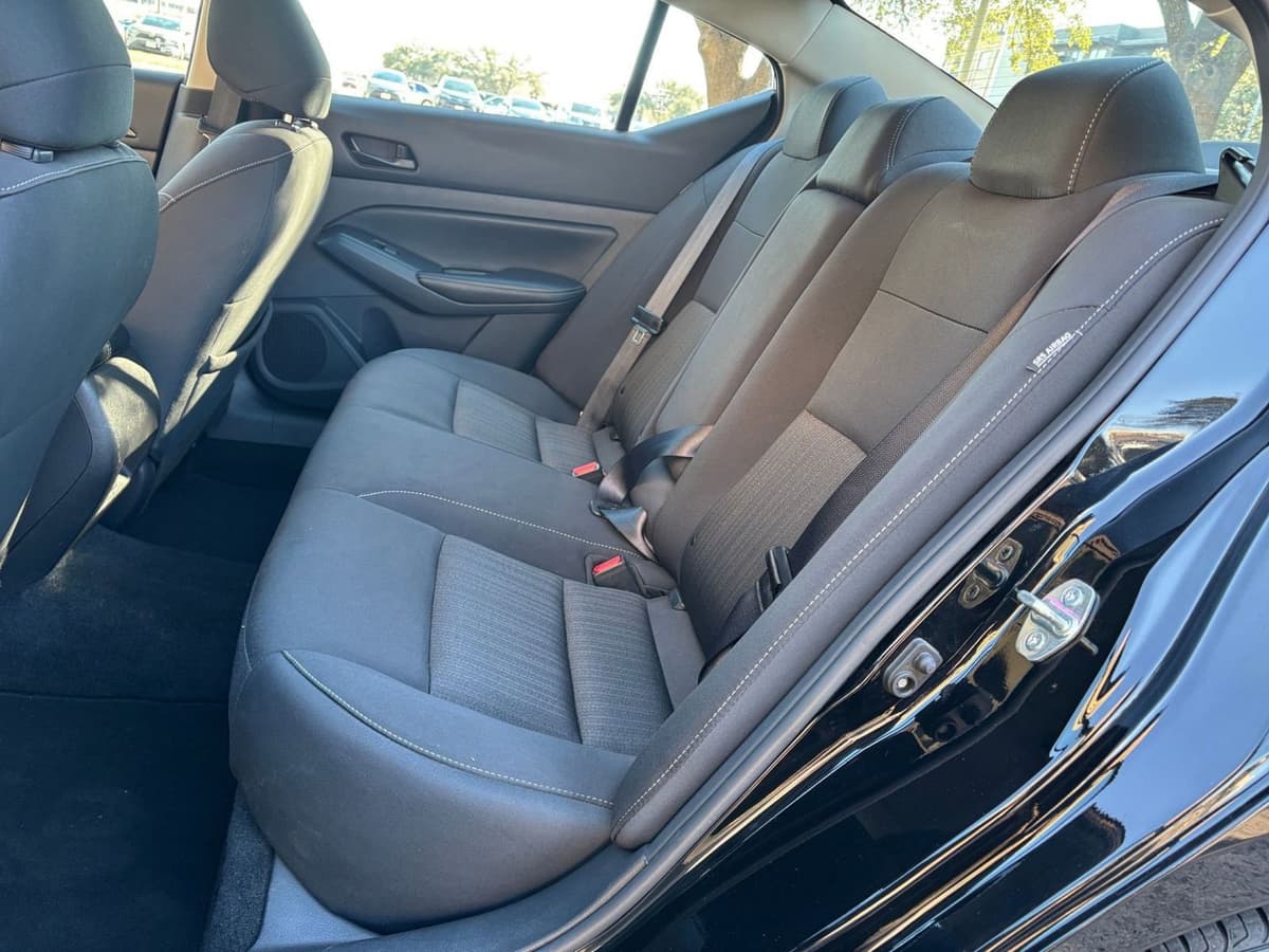 2025 Nissan Altima - Image 21