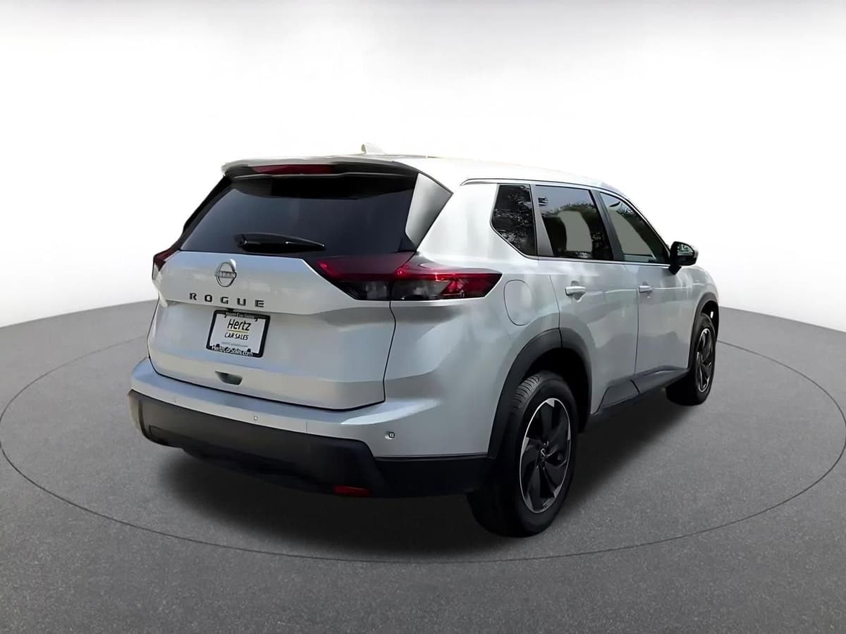 2025 Nissan Rogue - Image 15