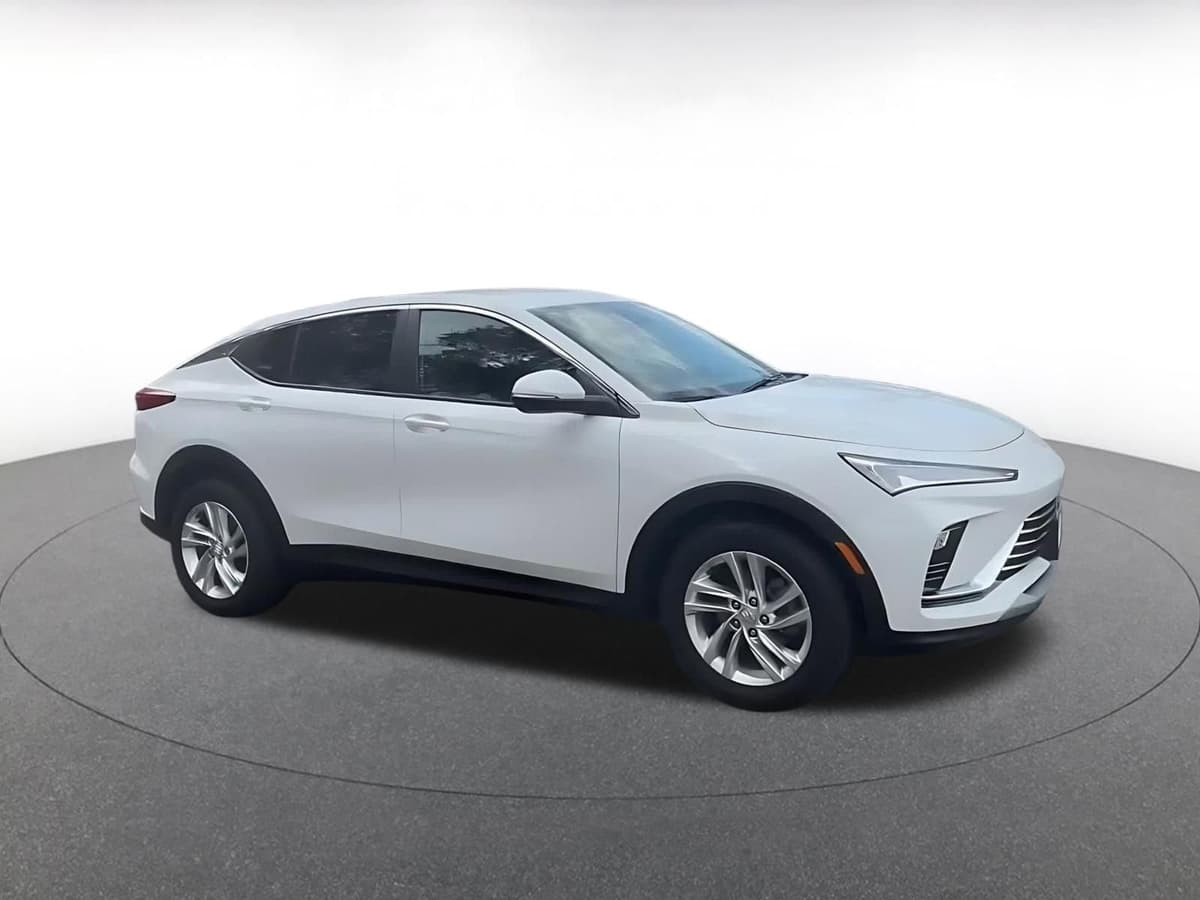 2025 Buick Envista - Image 2