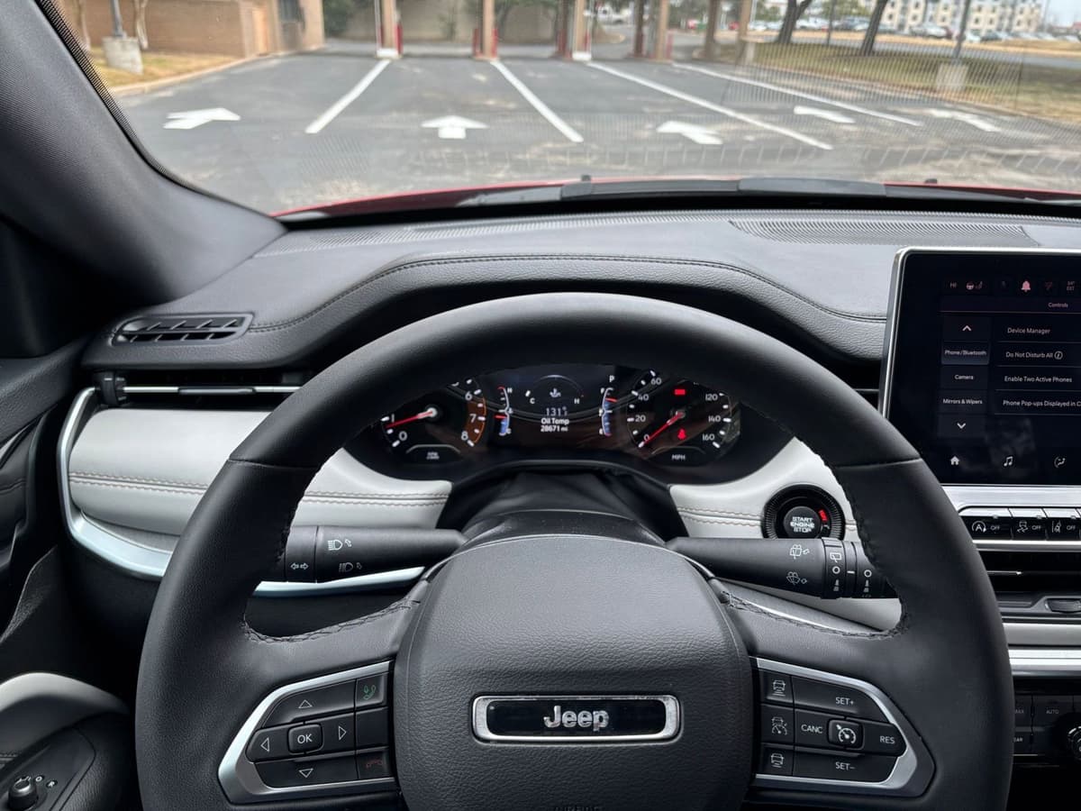 2025 Jeep Compass - Image 28