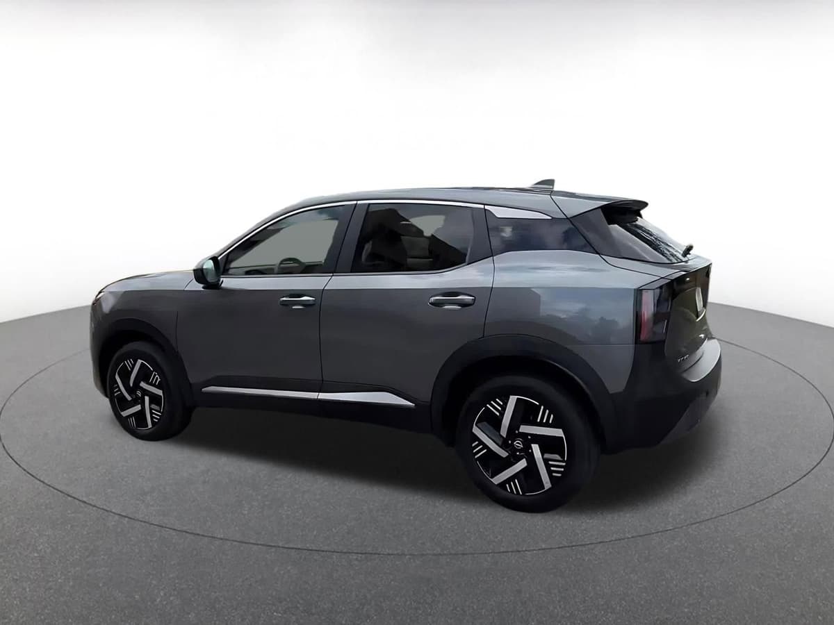 2025 Nissan Kicks - Image 10