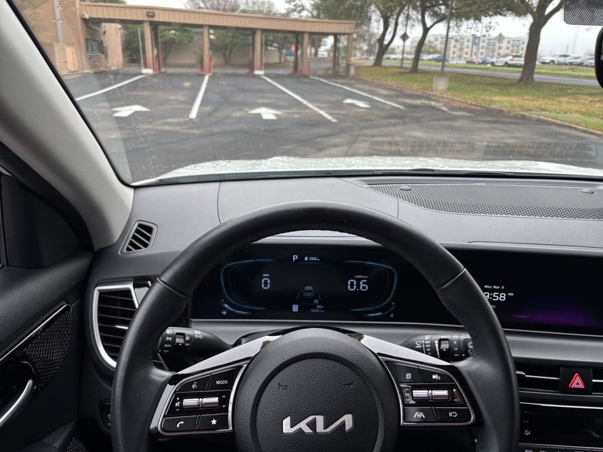 2025 Kia Seltos - Image 29