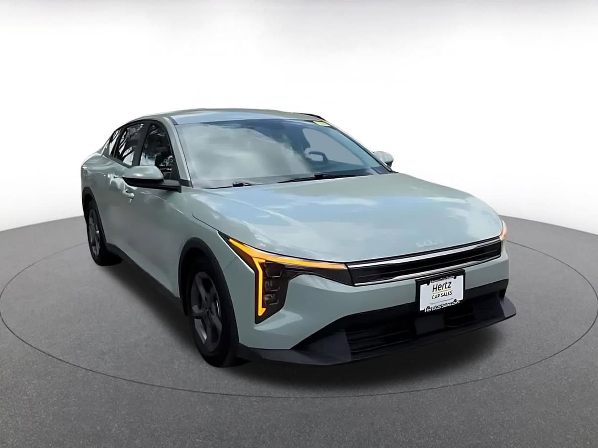2025 Kia K4 - Image 3