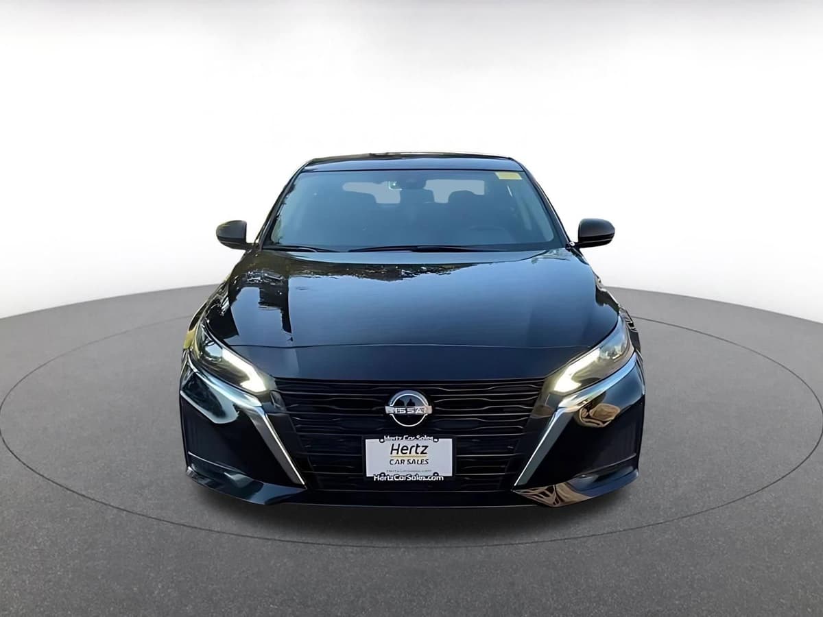 2025 Nissan Altima - Image 7