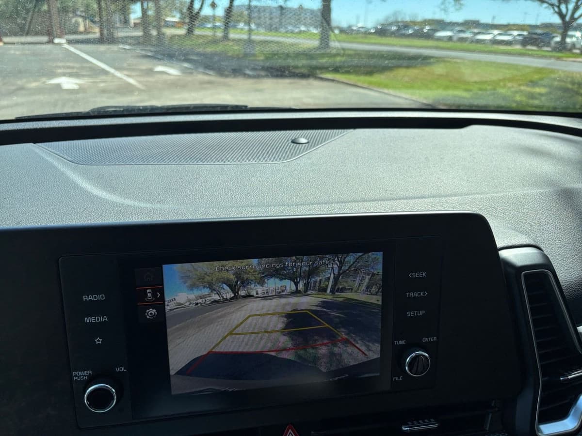 2025 Kia Sportage - Image 20