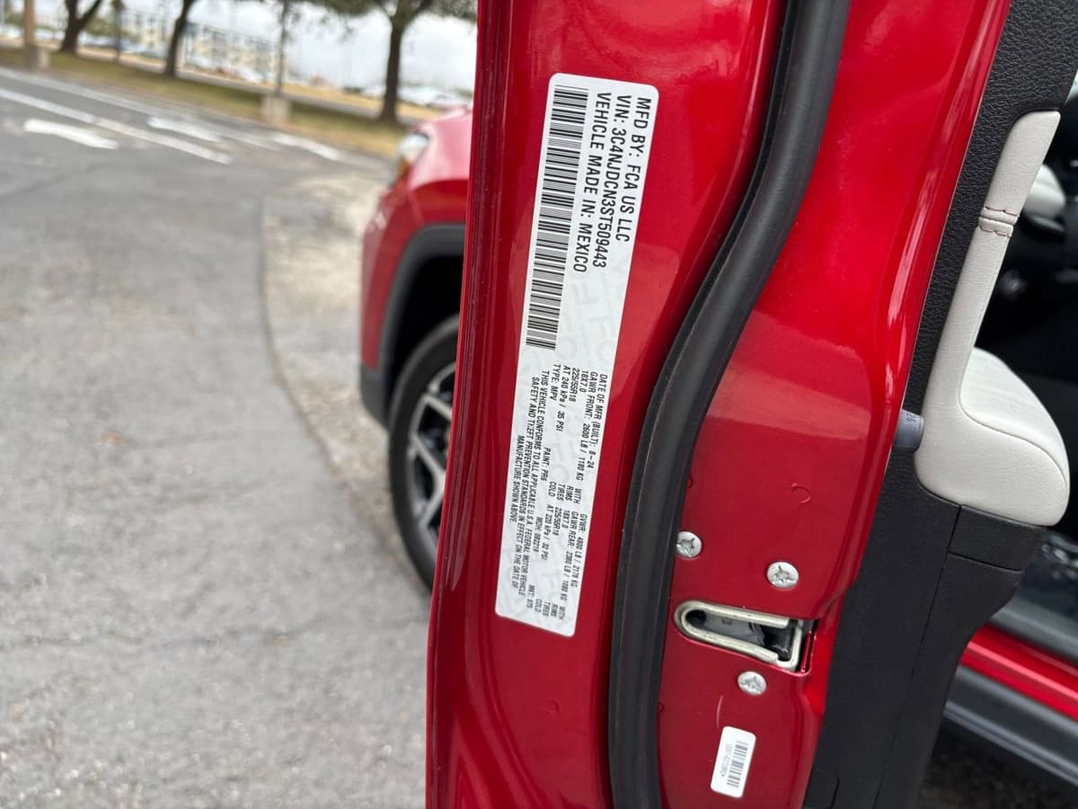 2025 Jeep Compass - Image 22