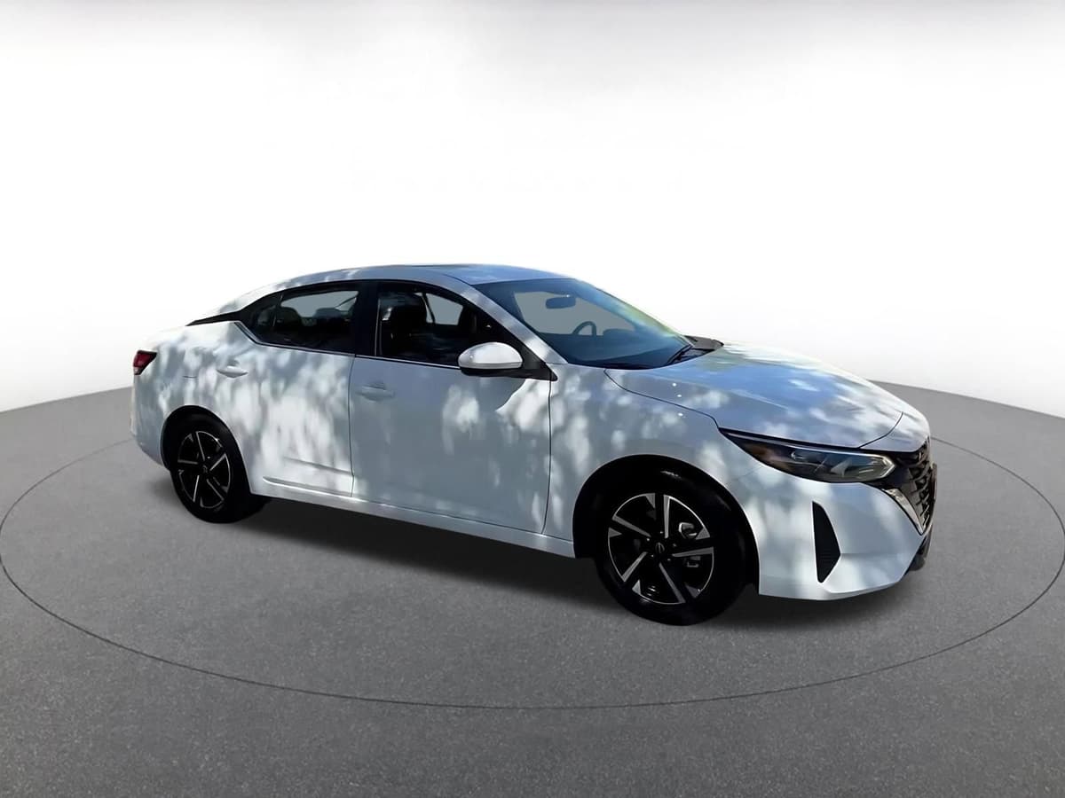 2025 Nissan Sentra - Image 2