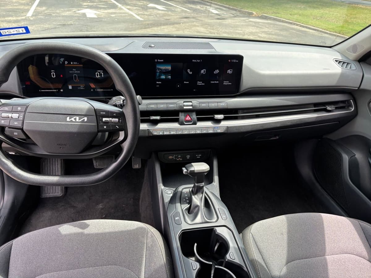 2025 Kia K4 - Image 28