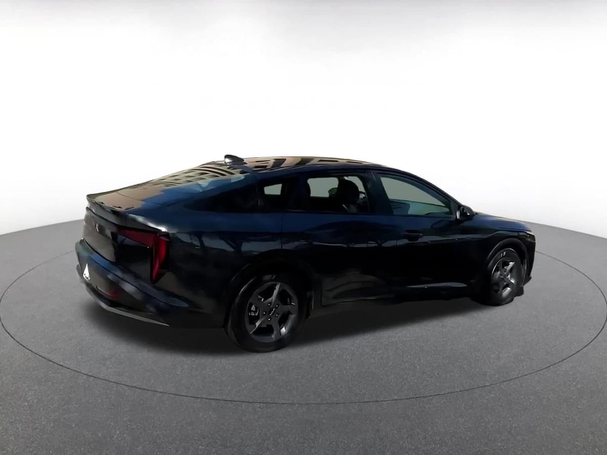 2025 Kia K4 - Image 13