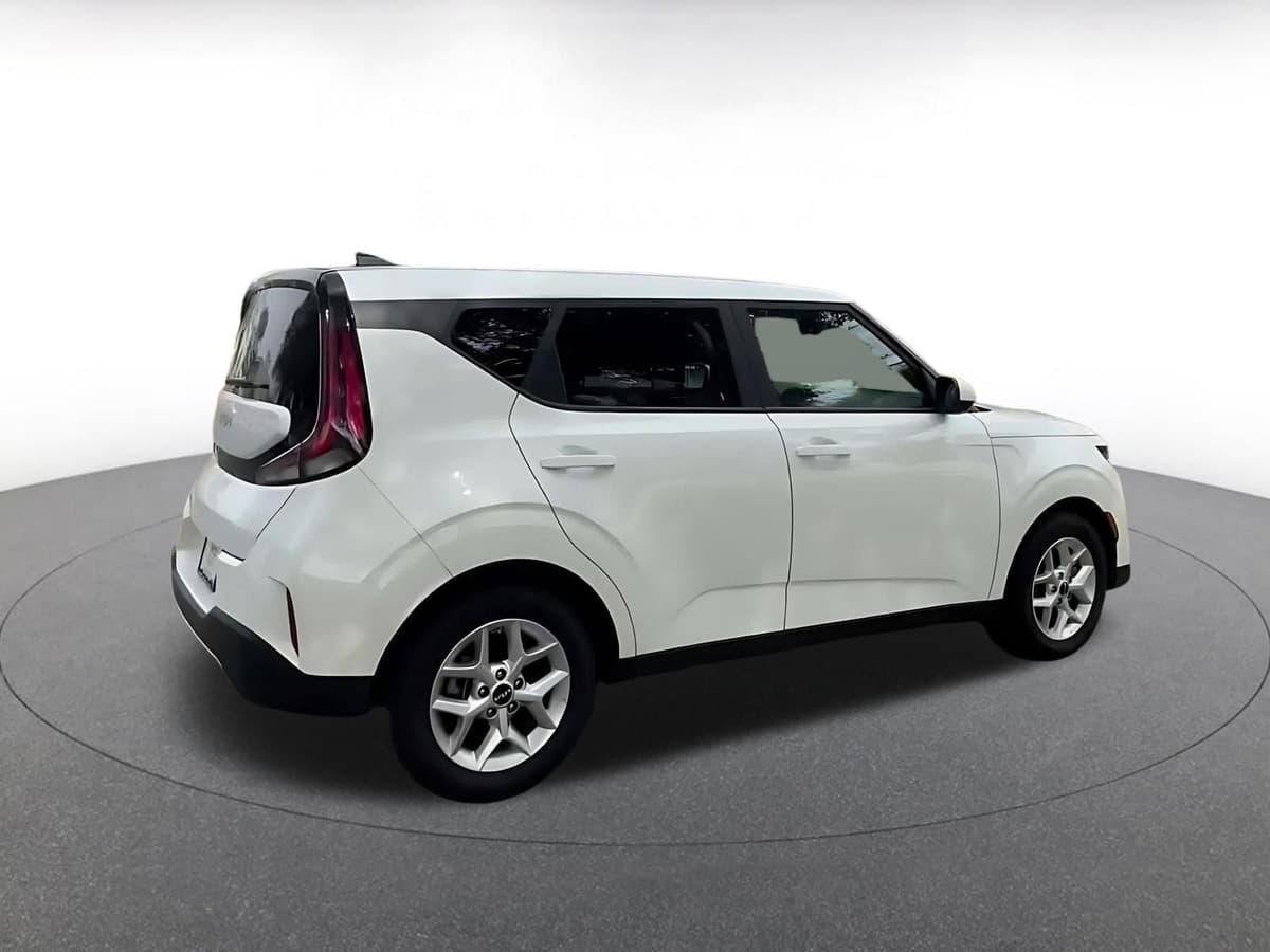 2025 Kia Soul - Image 15
