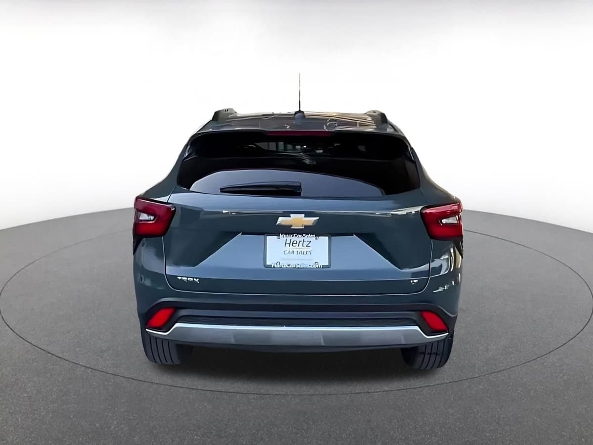 2025 Chevrolet Trax - Image 12